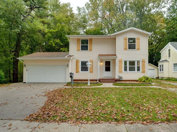 2934 Palmer Ct, Port Huron, MI 48060