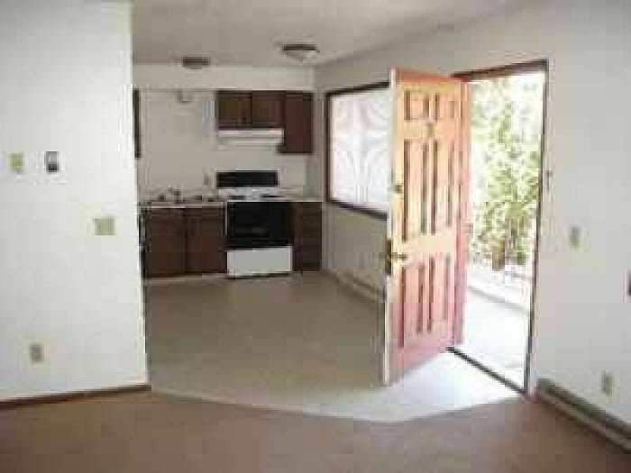 Entrance/Kitchen