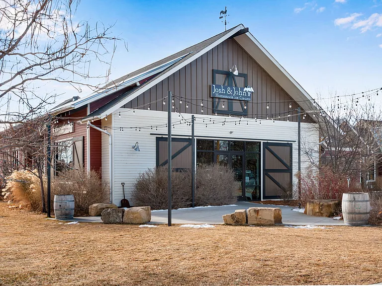 2274 Adobe Dr — Photo 37