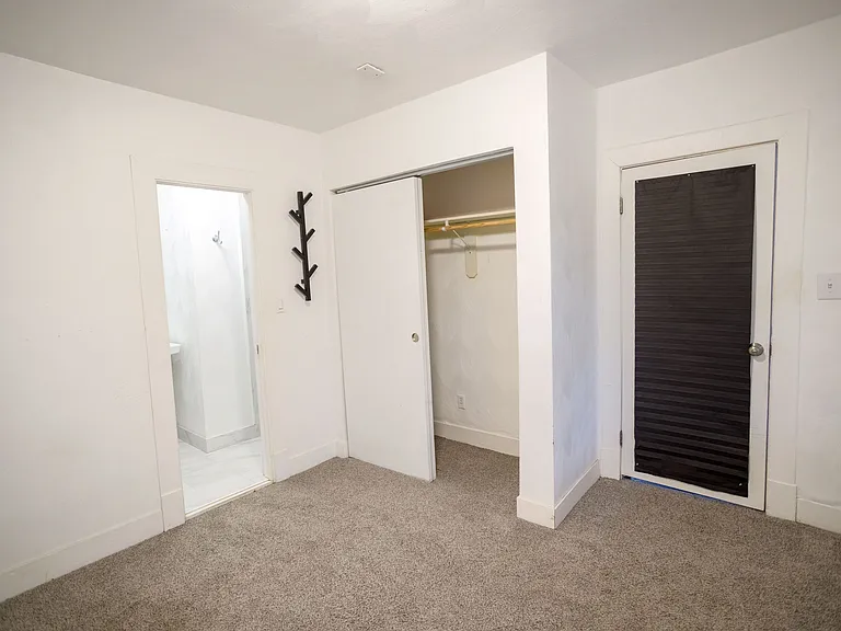 3228 Argonne Ave — Photo 15
