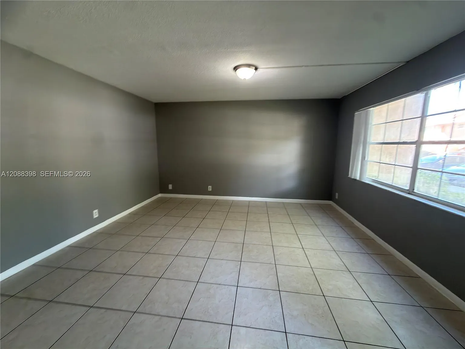 Coral Village Condo — Photo 3