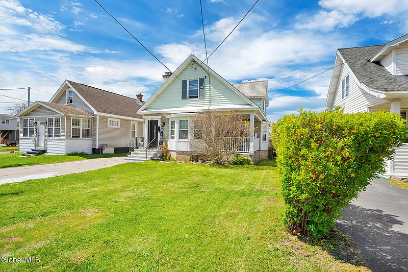 3rd image of 913 Altamont Avenue