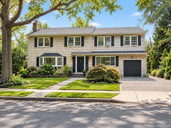 37 Bayberry Avenue, Garden City, NY 11530