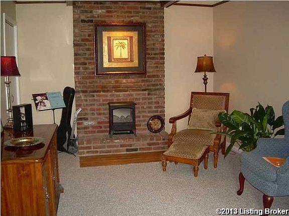 3rd image of 3001 Summerfield Dr