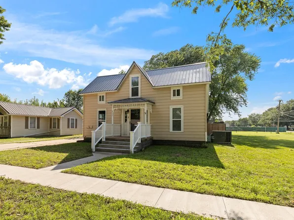 217 N Emporia St, Haven, KS 67543
