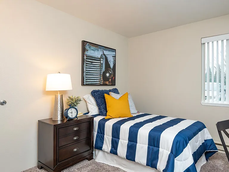 Kings Meadow Apartments — Photo 33