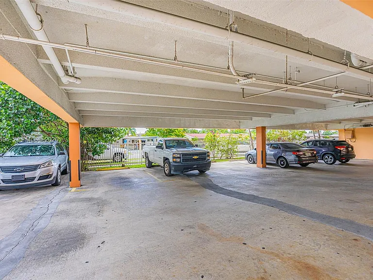 1100 W 35th St #23 — Photo 29