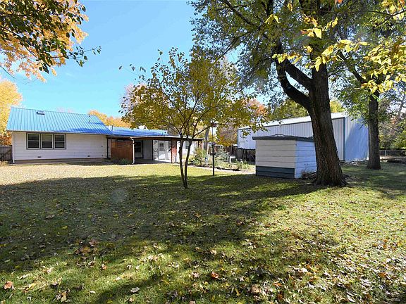5th image of 1609 N Park Ln