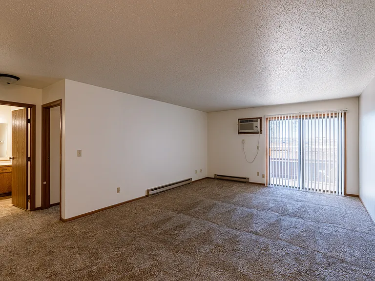 Fargo, ND Auburn II Apartments | Living