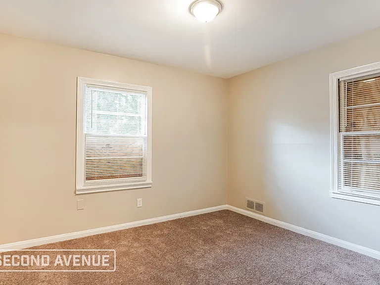 9725 Red Lane Dr — Photo 15