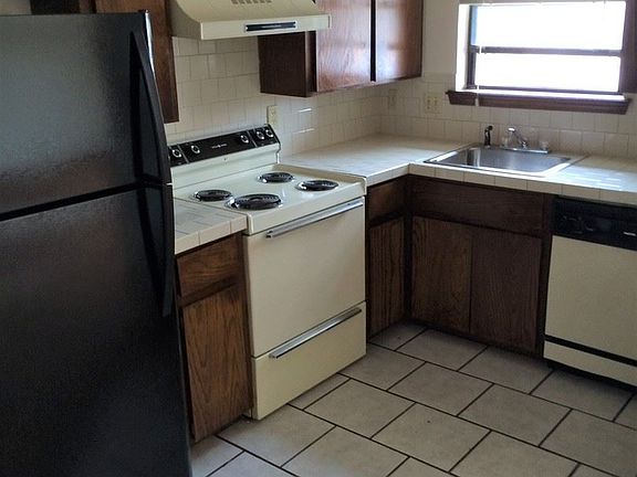 5th image of 217 Bull Run St APT C