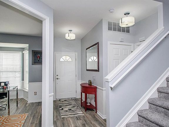4th image of 7991 Berwick Dr