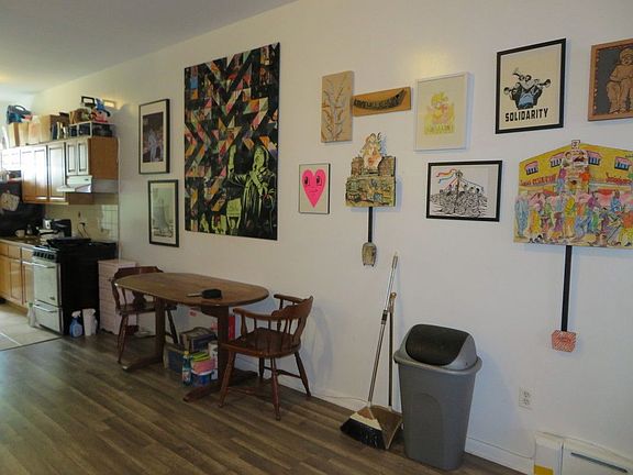 4th image of 358 Graham Ave #1