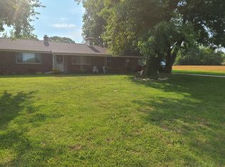 15805 Old Jamestown Rd, Florissant, MO 63034