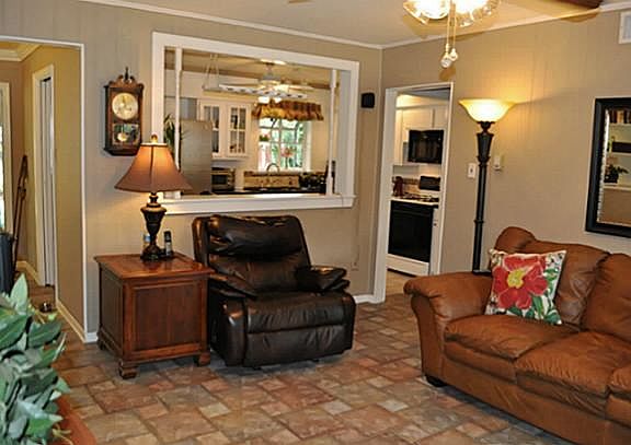 5th image of 1813 Proctor Dr