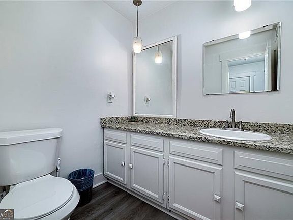 5th image of 2030 Oak Park Ln