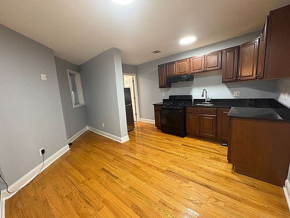 3rd image of 1136 Monroe Ave #1138-1/2