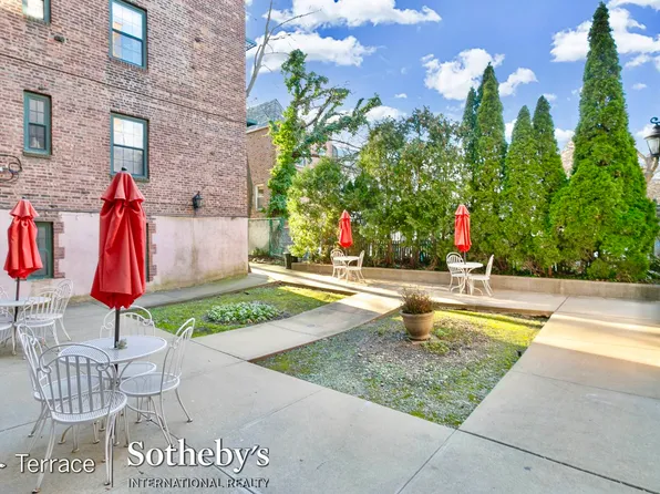 94-11 69th Avenue image 16 of 17