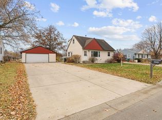 2008 Zircon Ln, Eagan, MN 55122