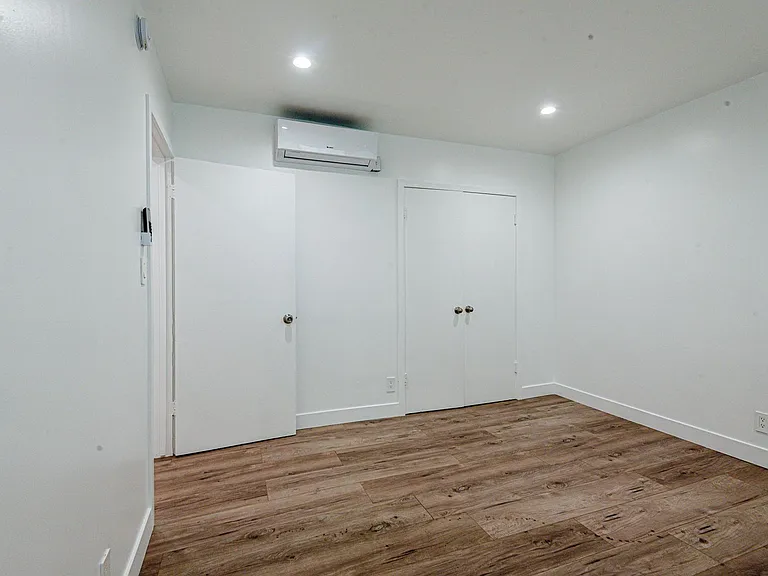 4324 Ventura Canyon Ave — Photo 21