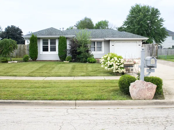 921 Shady Ln, Aurora, IL 60506