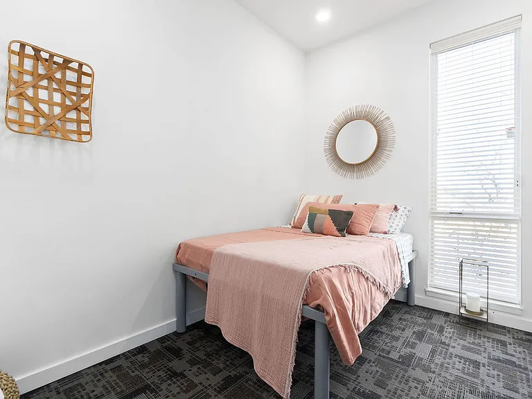 MAIN608 — Photo 31