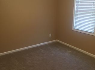 907 Pear St APT D, Carterville, IL 62918