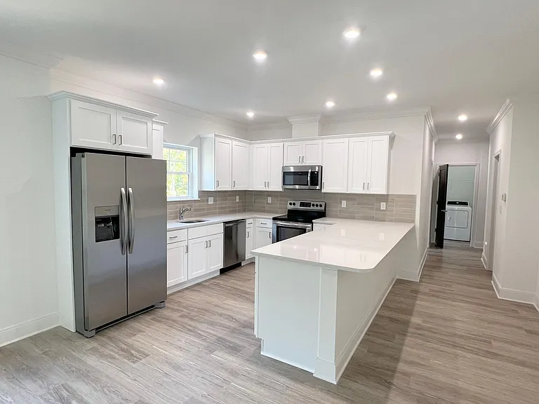 Station Lane Apartments — Photo 6