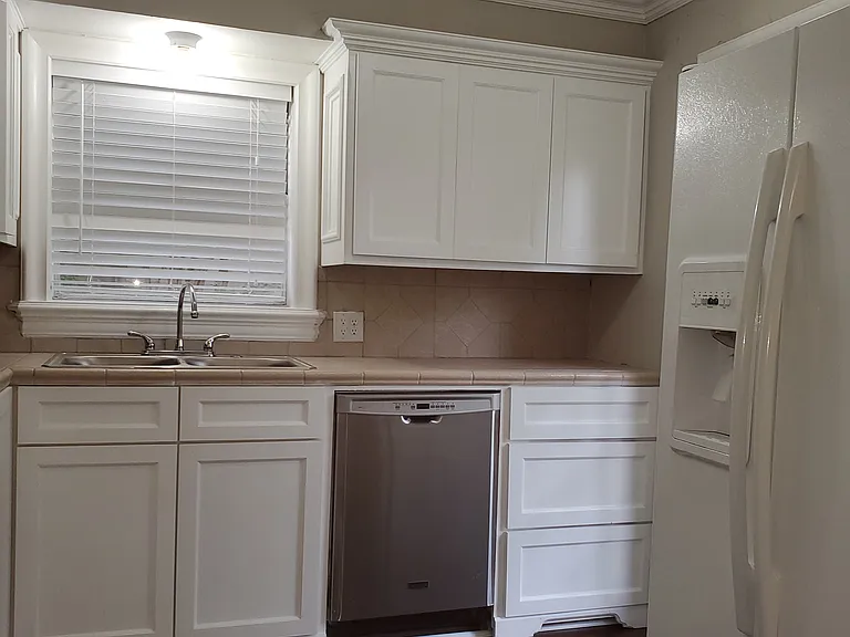 3703 Byrd Dr — Photo 4