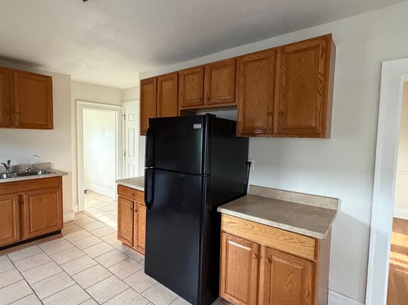 479 Broad St #3S