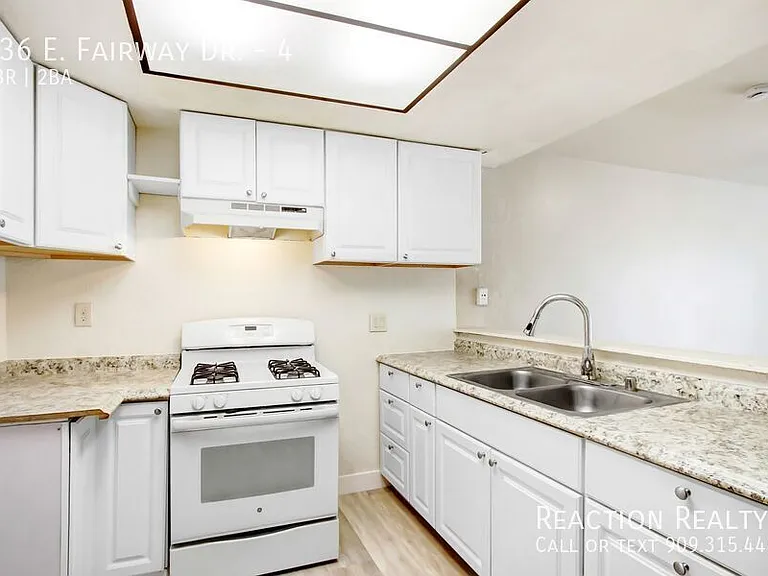 936 E Fairway Dr #4 — Photo 14
