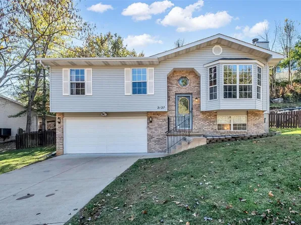 2127 Doe Run Dr, Arnold, MO 63010