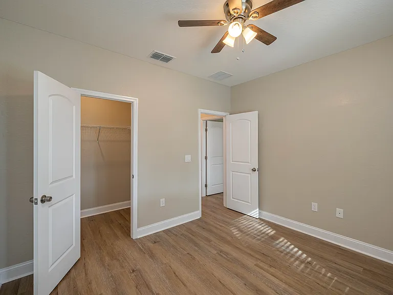 1035 Oak Hammock Dr #1 — Photo 10