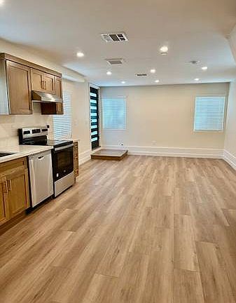 4th image of 313 1/2 Leslie Way #313-1/2