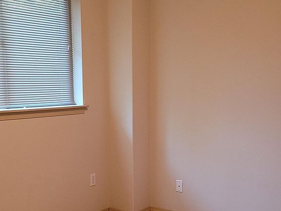 5th image of 5822 29th Street Ct E