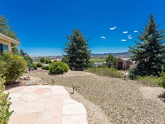 5th image of 896 S Lakeview Dr