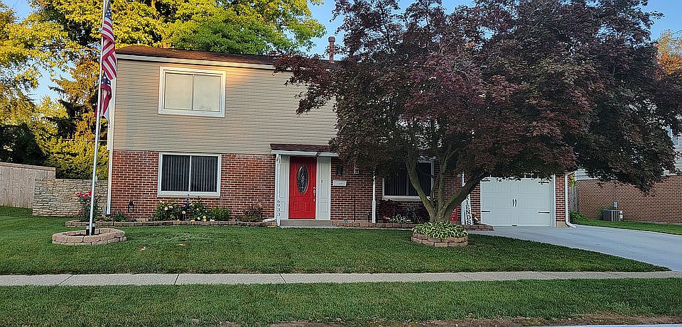 2nd image of 6933 Morley Ln