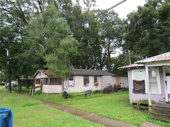 4th image of 203 School St