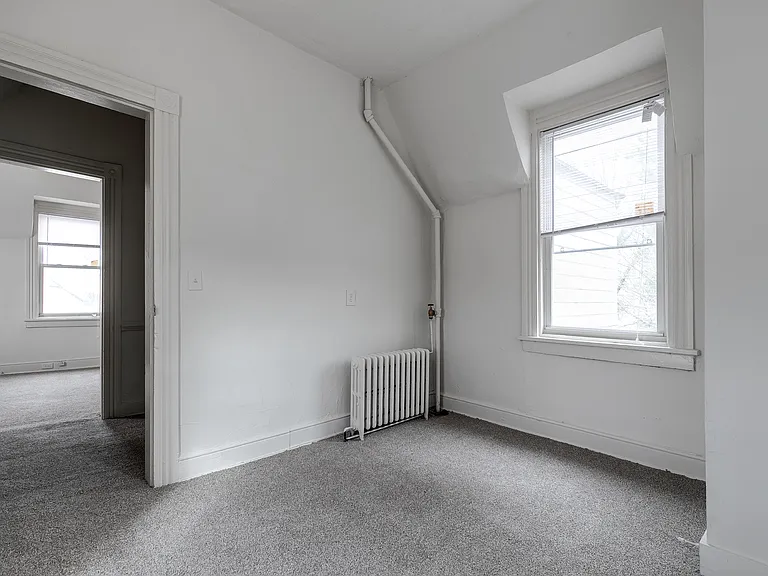 2513 Afton Ave — Photo 9