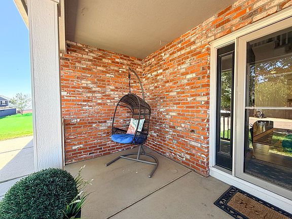 5th image of 9794 Newcastle Dr