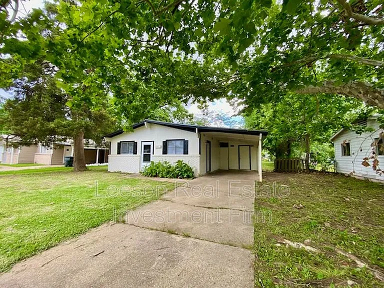 1311 Elsa Jane St — Photo 2