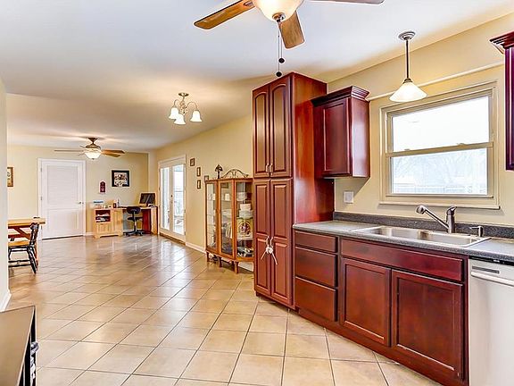 3rd image of 4348 Crownwood Ave