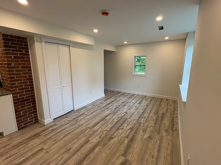 859 Main St — Photo 3