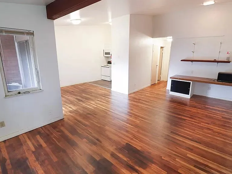 Town & Country Apartments — Photo 6