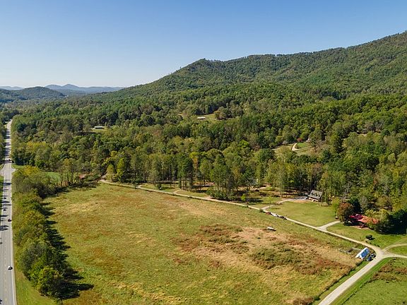 4th image of 12 Mountain Meadows Dr