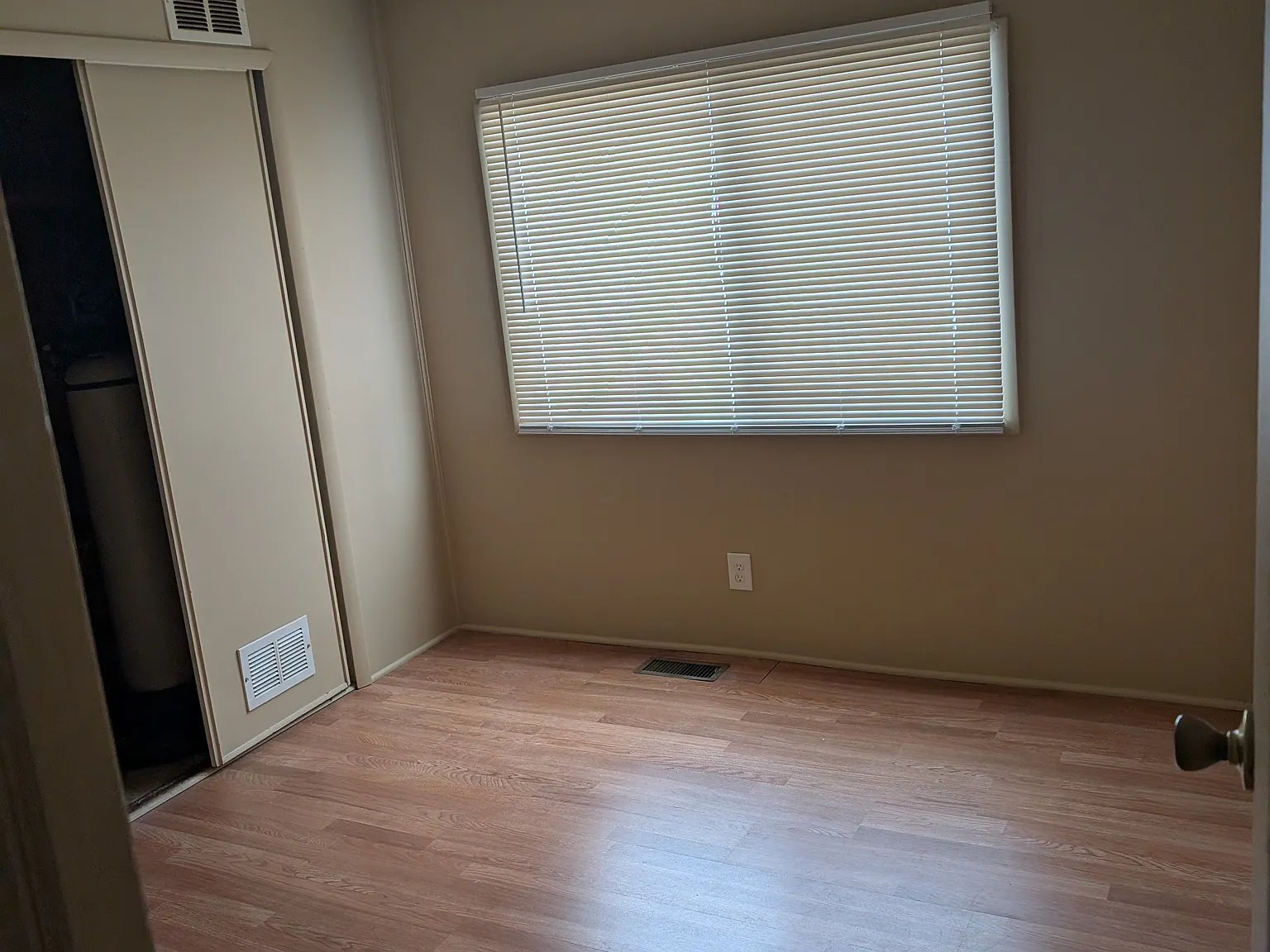 2 bed, 800 sqft, $1,100 — Photo 4