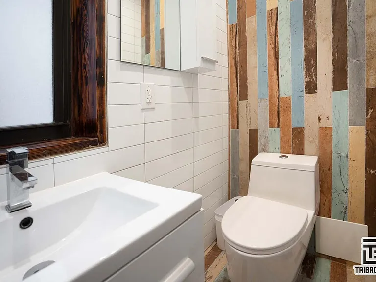 924 Saint Marks Ave #3R — Photo 6