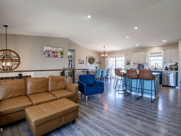 2100 4th Ave NE, Beulah, ND 58523