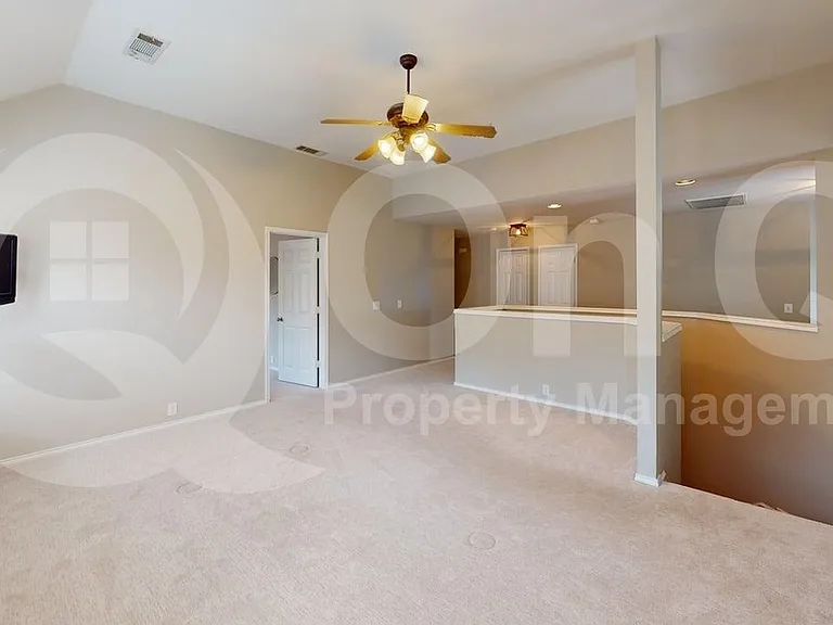 11281 Balcones Dr — Photo 9