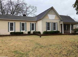 203 S Bradley St, Warren, AR 71671